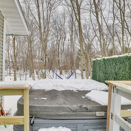 Tobyhanna Home With Hot Tub And Fire Pit Walk To Lake エクステリア 写真