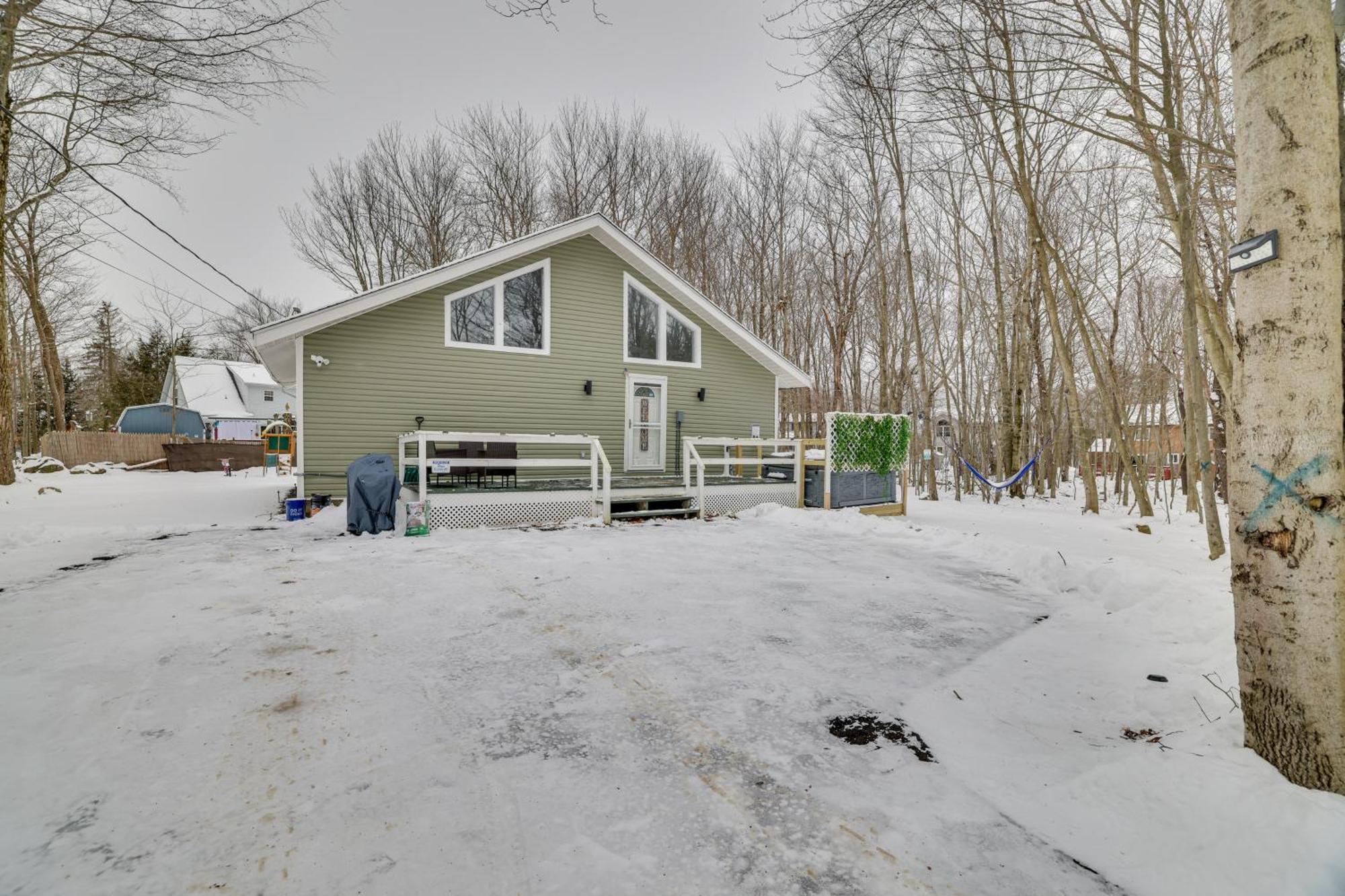 Tobyhanna Home With Hot Tub And Fire Pit Walk To Lake エクステリア 写真