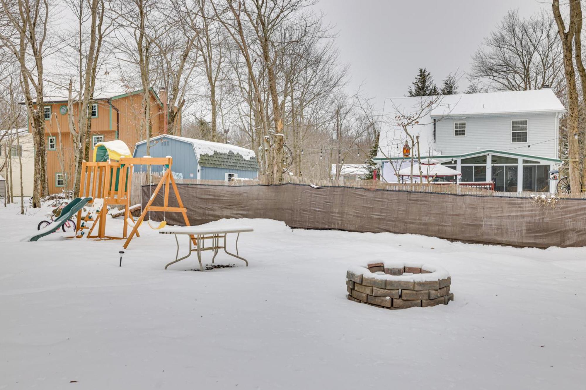 Tobyhanna Home With Hot Tub And Fire Pit Walk To Lake エクステリア 写真