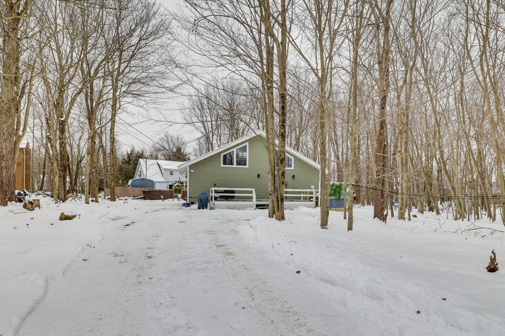 Tobyhanna Home With Hot Tub And Fire Pit Walk To Lake エクステリア 写真